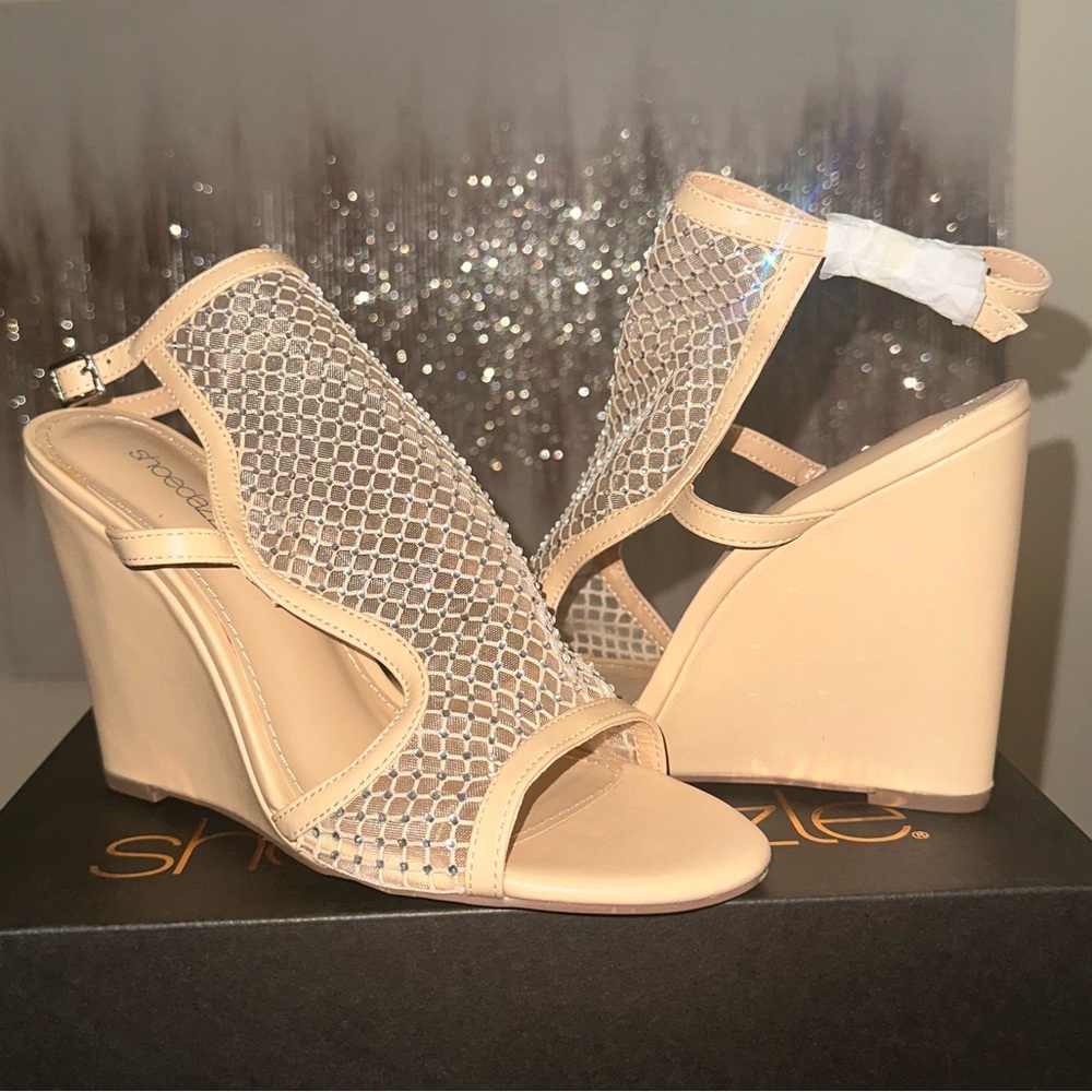 shoedazzle wedges moolooloo beige rhinestone